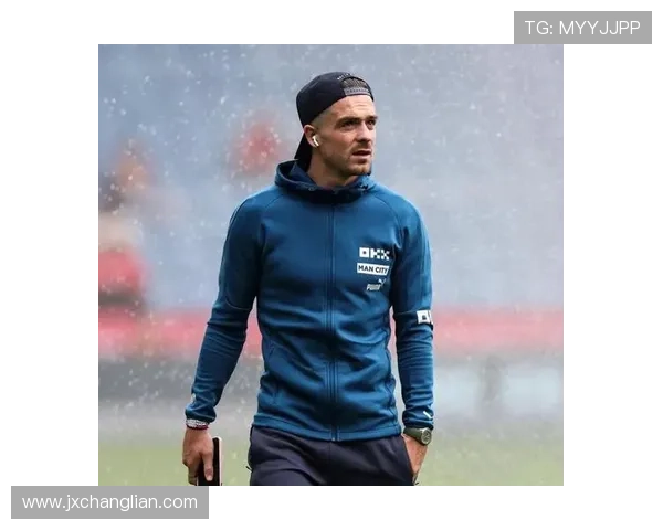 探索全球足球球星同款球服潮流 揭开明星球员场上场下的时尚秘密