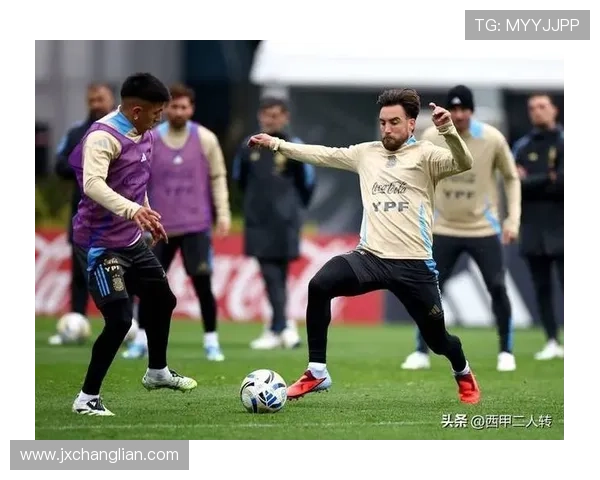 最近风头正劲的足球新星引领赛场风潮 打破纪录展现非凡实力