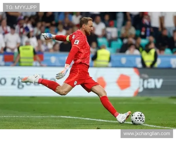 球星穿荧光绿足球鞋征战赛场引领潮流 震撼全场表现尽显锋芒