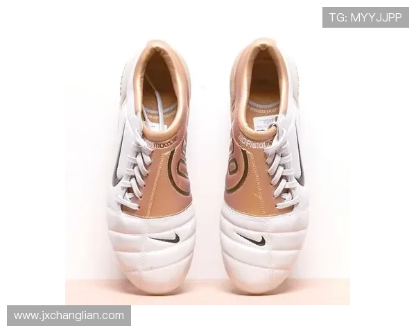 足球球星是否穿高帮鞋助力表现 高帮足球鞋对球员的影响分析